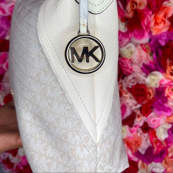 😻‼️❤️‍🔥NEW Michael Kors Large Cream Tote Bag 😻‼️❤️‍🔥✨ - Picture 3 of 9